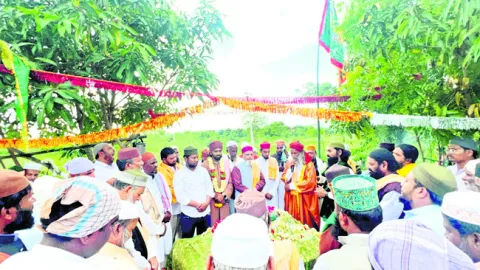 భక్తిశ్రద్ధలతో దర్గా ఉత్సవాలు 