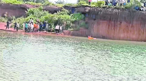 కుంటలో బాలుడి గల్లంతు 