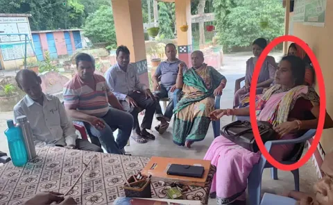 Teacher Beats 31 Students for not Touching her Feet