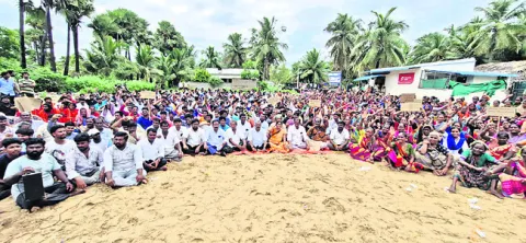 ప్రజాస్వామ్యమా?.. పోలీస్‌ రాజ్యమా?