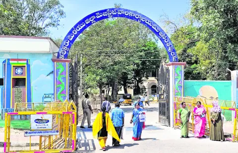 సారూ.. దృష్టి సారించండి