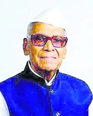 వ్యూహకర్త.. బాపూజీ
