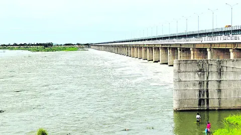 సోమశిలకు 23,234 క్యూసెక్కుల వరద