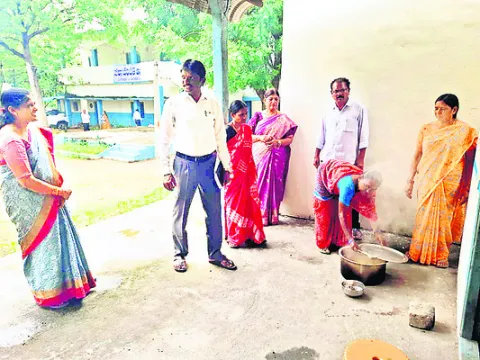 ఎఫ్‌ఆర్‌ఎస్‌ తప్పనిసరి