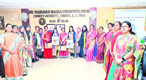 మహిళా వర్సిటీని సందర్శించిన థాయిలాండ్‌ బృందం