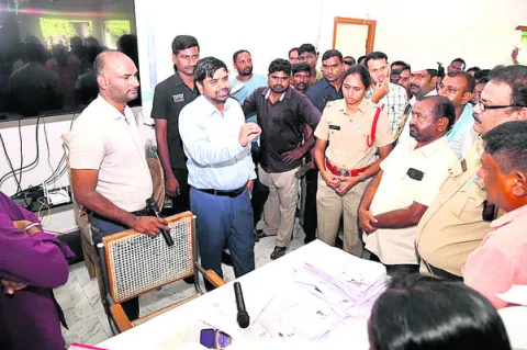 అవసరం మేరకు యూరియా పంపిణీ
