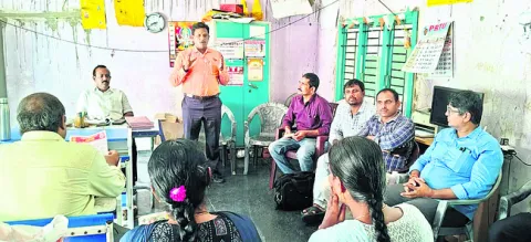 30 శాతం మధ్యంతర భృతి ప్రకటించాలి 