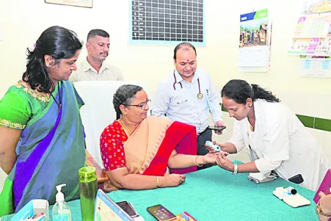 వైద్య సేవల్లో అలసత్వం తగదు 