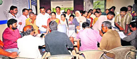 ఉపాధ్యాయ ఉద్యోగం ఎందుకు ఇవ్వరు? 