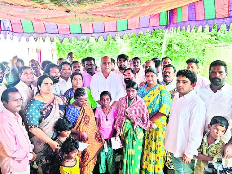 వేతనం ఇవ్వకపోవడంతోనే మహేశ్‌ ఆత్మహత్య