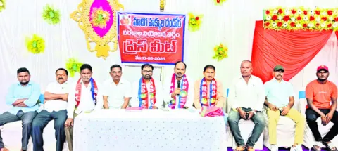 స్థానిక ఎన్నికల్లో కాంగ్రెస్‌ వైపే ప్రజలు