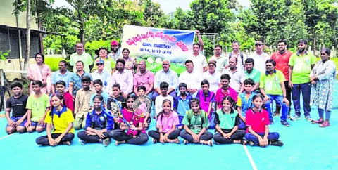ఉత్సాహంగా సాఫ్ట్‌ టెన్నిస్‌ పోటీలు 