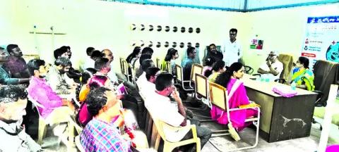 ఆరోగ్య కార్యక్రమాలను విజయవంతం చేయండి