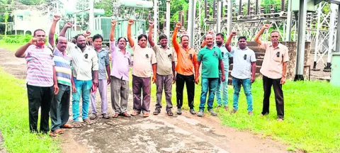 విద్యుత్‌ ఉద్యోగుల ఉద్యమబాట