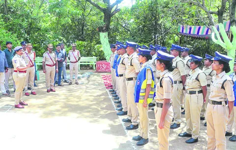సమన్వయంతో విధులు నిర్వహించాలి 