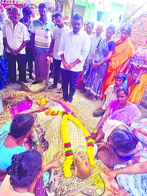 వైఎస్సార్‌సీపీ సీనియర్‌ కార్యకర్త మృతి