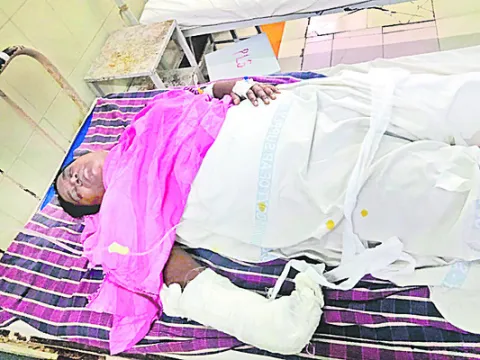 అనుమానంతో భార్య చేయి నరికిన భర్త 
