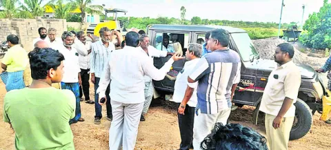 పరిహారమిచ్చి పనులు చేపట్టండి 