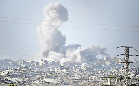 Palestinians flee Gaza City as Israel launches major ground offensive