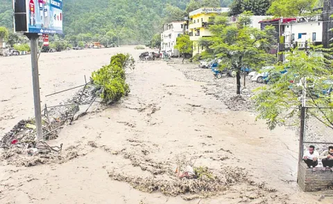 Uttarakhand Cloudburst: 18 Dead, Many Missing as Flash Floods Hit Dehradun13