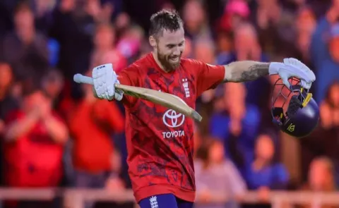 England Beat Ireland By 4 Wickets In 1st T20I