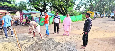 పోలీసుల శ్రమదానం
