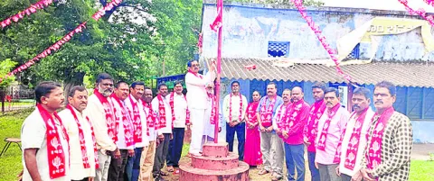 ఘనంగా సాయుధ పోరాట వార్షికోత్సవం