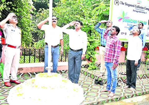 స్వేచ్ఛావాయువులు పీల్చుకున్న రోజు.. 