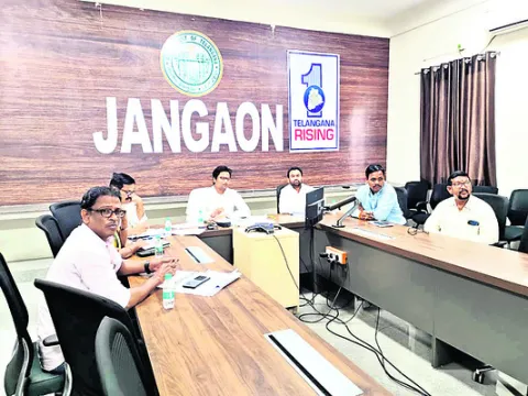 భూసమస్యలను వేగంగా పరిష్కరించాలి