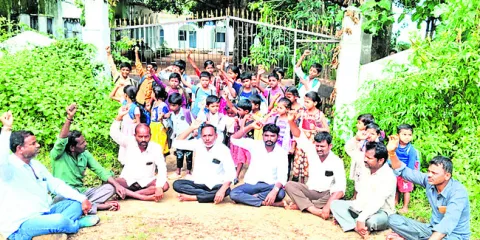 ఉపాధ్యాయుడిని తిరిగి రప్పించండి