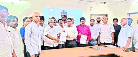 ఫీజు బకాయిలు చెల్లించాల్సిందే! 