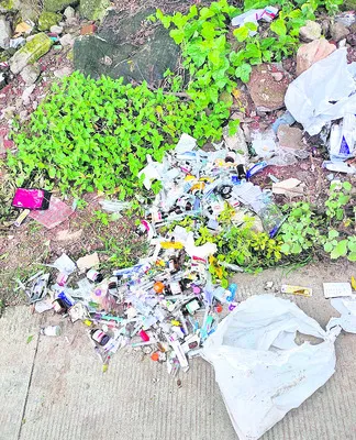 బహిరంగ ప్రదేశాల్లో బయోవ్యర్థాలు