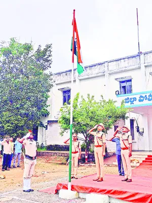 సమాజ సేవ చేయాలి