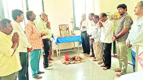 విశ్వకర్మ చూపిన భక్తిమార్గంలో నడవాలి