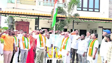 త్యాగధనుల పోరాటంతో తెలంగాణకు విమోచనం