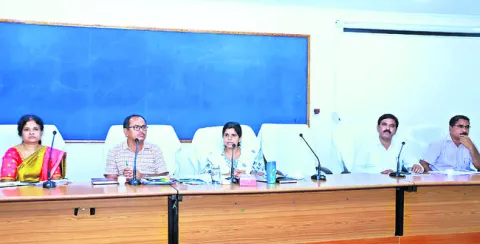 ఇంటర్‌ ఫలితాల పెంపుపై దృష్టి పెట్టాలి