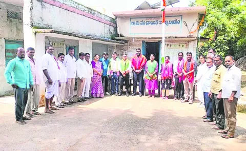 రైతు ముంగిట్లో వ్యవసాయ శాస్త్రవేత్తలు