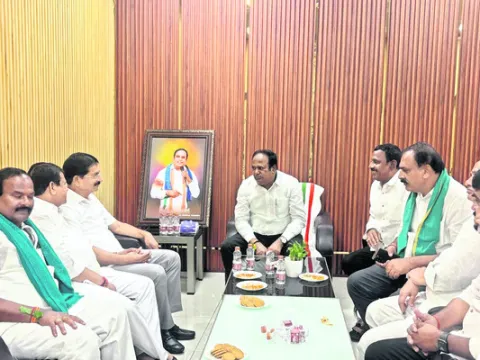 రైతులను ఆదుకోండి