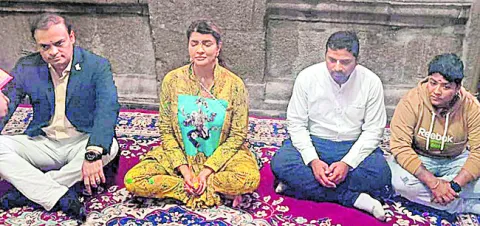 పేద విద్యార్థులకు ఆధునిక విద్యే లక్ష్యం 