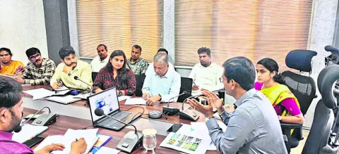 కారవాన్‌ పార్కులకు ఐదుచోట్ల స్థలాలు 
