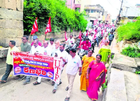 సమస్యలు పరిష్కరించకుంటే ఉద్యమిస్తాం 