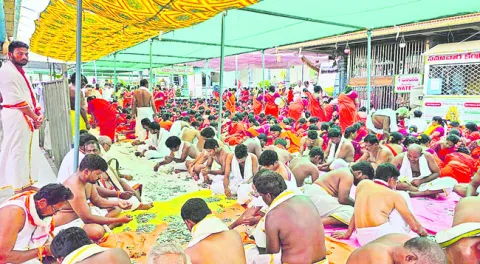 వాడపల్లి వెంకన్నకు రూ.1.49 కోట్ల ఆదాయం 