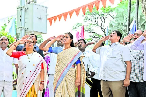 ప్రభుత్వ పథకాలు దేశానికే ఆదర్శం