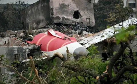Air India Crash Victim Families Sue Boeing Honeywell Citing Negligence8