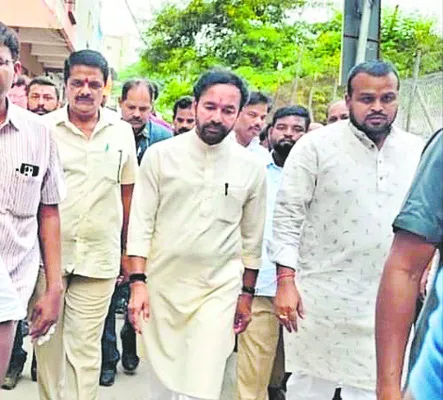 నాలాలపై ఆక్రమణలు తొలగించాలి 