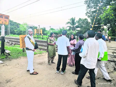 ఫ్లైఓవర్‌ నిర్మాణానికి స్థల పరిశీలన 