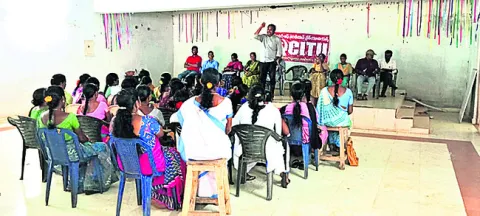 కార్మిక చట్టాలు పక్కాగా అమలుచేయాలి 