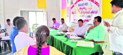 ఉపాధి పనులు సద్వినియోగం చేసుకోవాలి 
