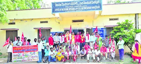 డబుల్‌ బెడ్‌రూం ఇళ్లను పూర్తి చేయాలి