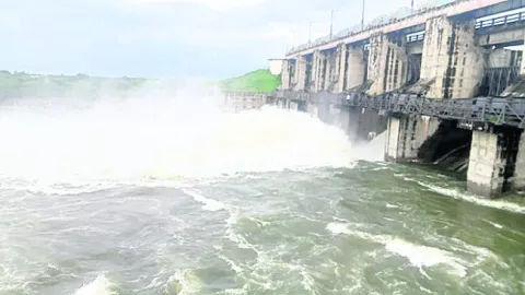 ‘గడ్డెన్నవాగు’కు భారీ ఇన్‌ఫ్లో